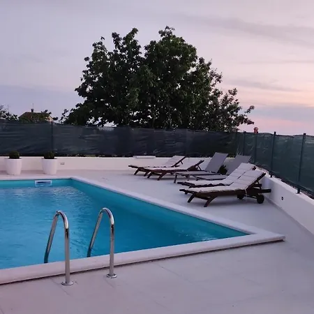 Апартаменты Aisha *