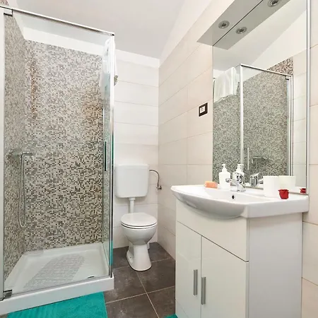 Aisha Appartamento Brtonigla