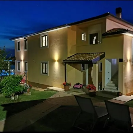 Aisha Apartment Brtonigla