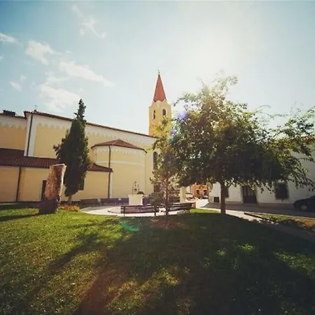 アパート Aisha ブルトニグラ